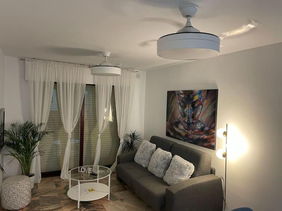 Apartamento Primera Linea Playa-Youtripmalaga ฟูเอนฮิโรลา ภายนอก รูปภาพ